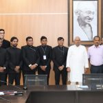 मुख्यमंत्री नीतीश कुमार से 2024 बैच के बिहार कैडर के प्रशिक्षु आई०ए०एस० अधिकारियों ने की मुलाकात