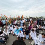 परिमल नाथवाणी का नामांकन रद्द करने की मांग को लेकर कांग्रेस ने किया विधानसभा के बाहर धरना-प्रदर्शन