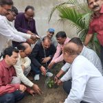 पासवा का हरित अभियान जारी, चापू टोली कटहल मोड़ में लगाए गए 100 पौधे