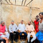 बाबूलाल मरांडी ने पांकी के सकलदीपा गांव में दुष्कर्म आदिवासी पीड़िता के परिजनों से की मुलाकात